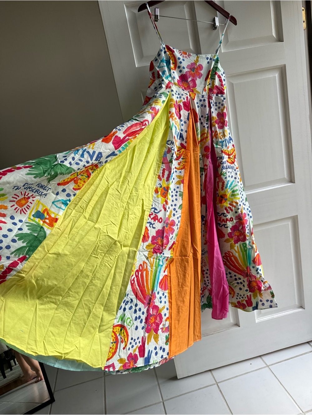 FARM Rio Multicolor Floral & Shell Print Maxi Dress with Pink Panel - Picture 5 of 6